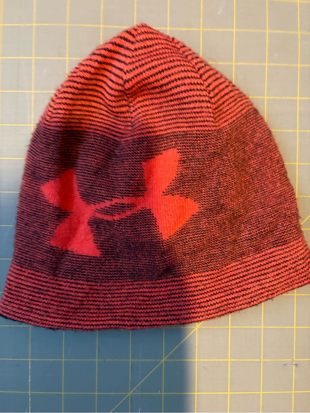 Under Armour Kids Red and Black Logo Knit Beanie